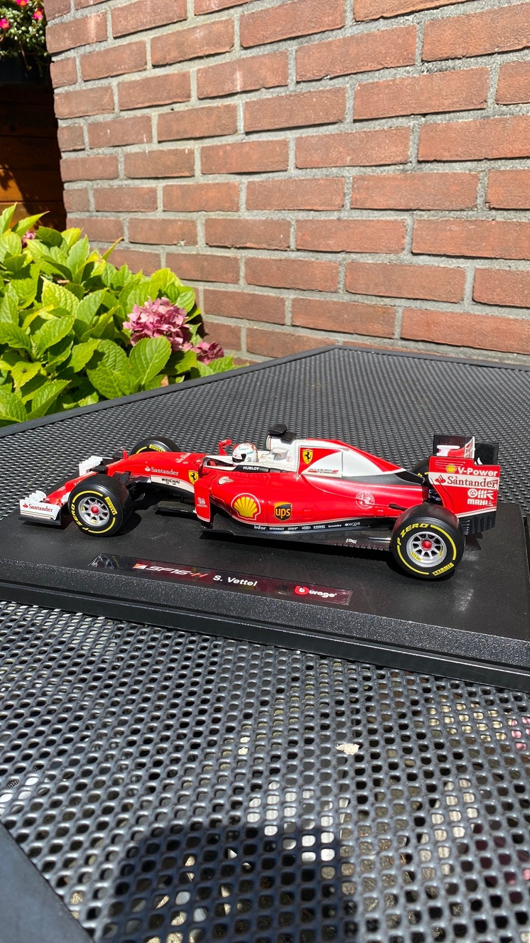 Mooi model 1/18 Ferrari Formule 1, Hobby en Vrije tijd, Modelauto's | 1:18, Ophalen of Verzenden, Zo goed als nieuw, Bburago