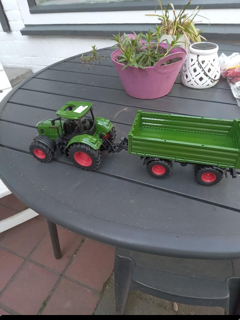 Tractor met kiepkar, Hobby en Vrije tijd, Modelauto's | 1:32, Ophalen of Verzenden, Nieuw, Tractor of Landbouw, Overige merken