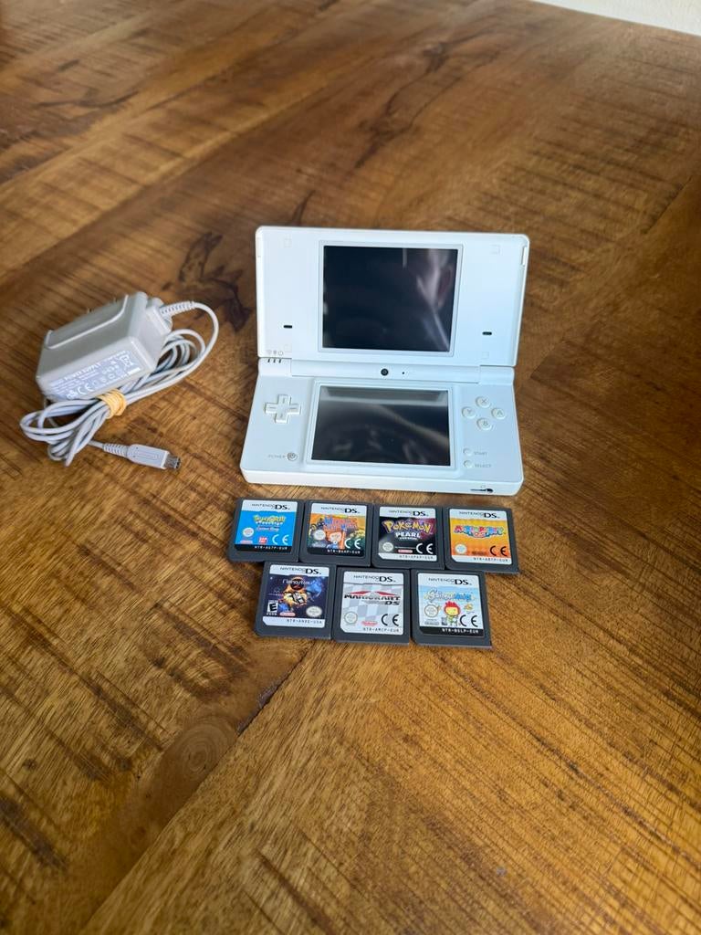 Nintendo dsi, Spelcomputers en Games, Spelcomputers | Nintendo DS, Ophalen of Verzenden, Zo goed als nieuw, Wit, Dsi