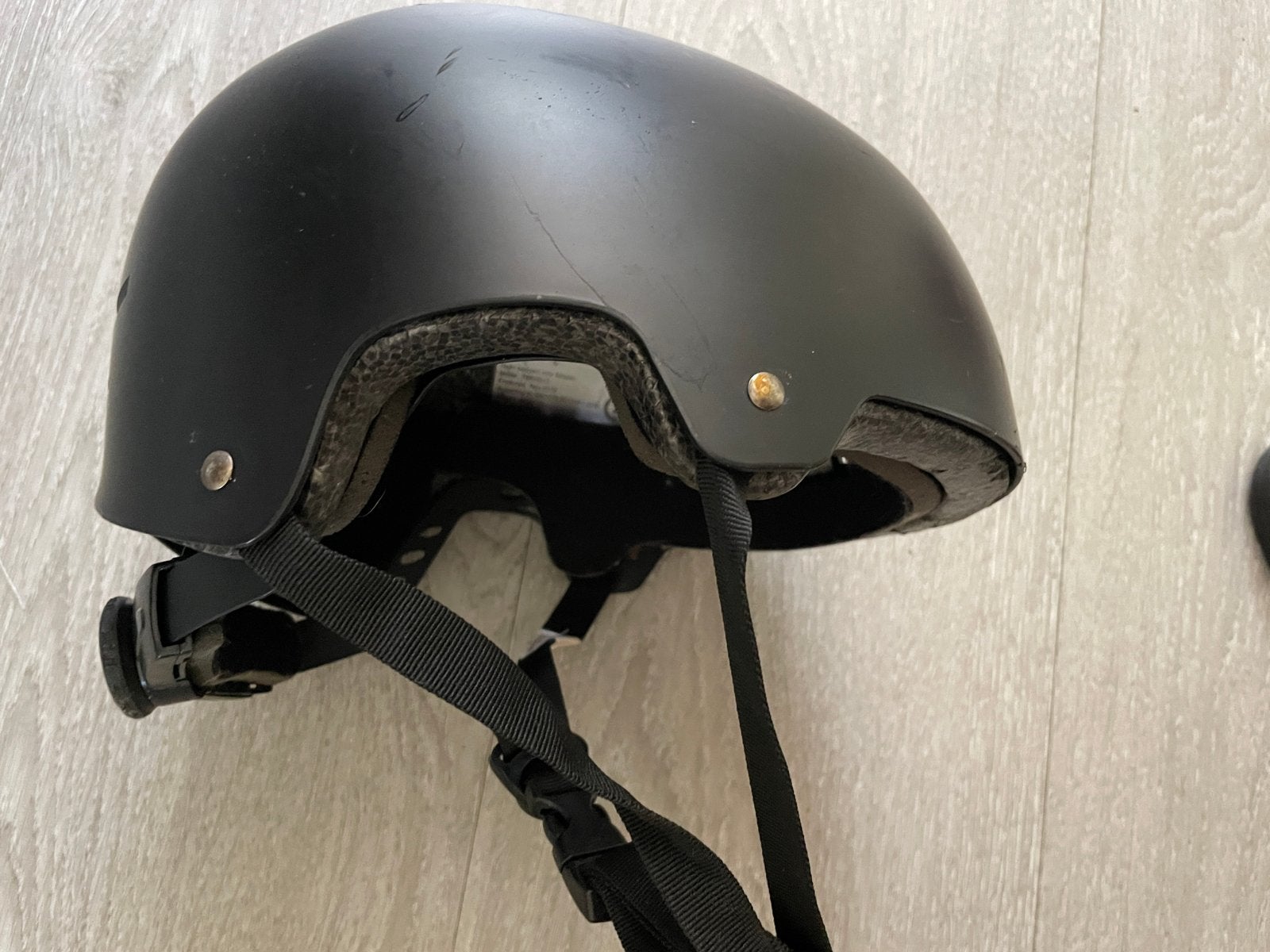 Zwarte skate helm maat 52-56, Ophalen, Gebruikt, Overige maten, Jongen of Meisje