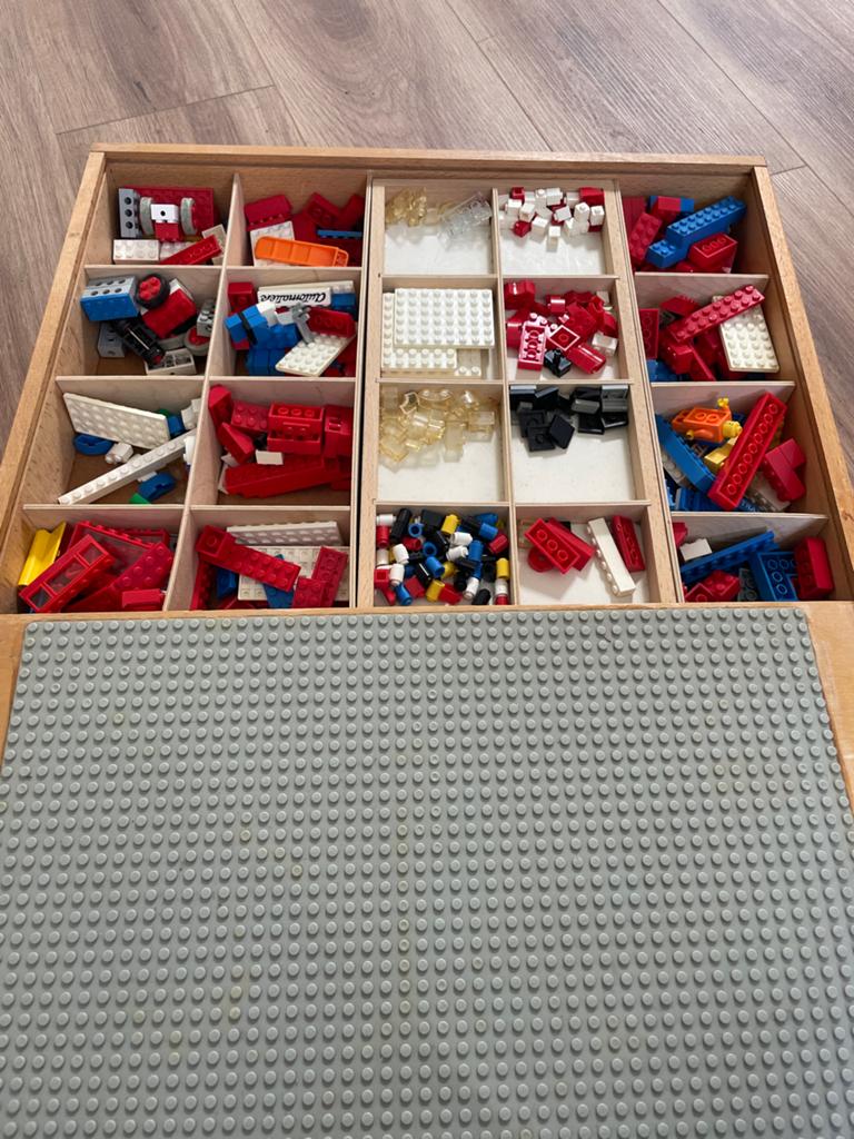 Vintage Lego sorteerdoos met diverse Lego stukjes, Gebruikt, Lego, Ophalen of Verzenden, Losse stenen