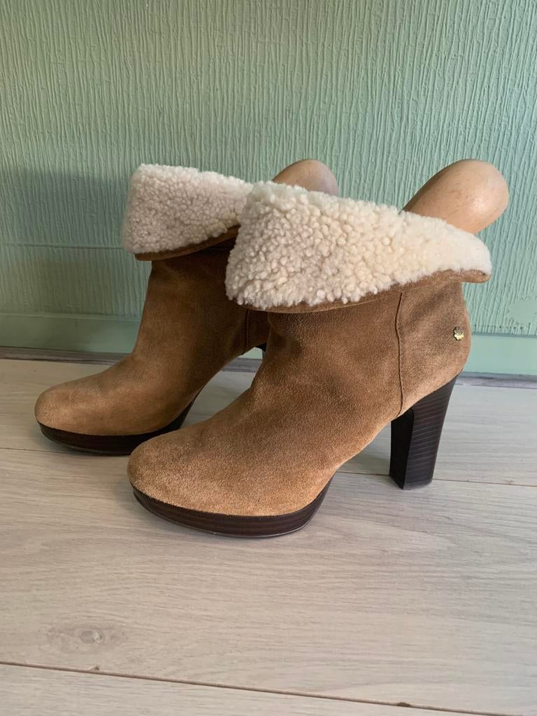 Uggs laarsjes met hak. Bruin. Maat 40, Bruin, Lage of Enkellaarzen, Ophalen of Verzenden, Zo goed als nieuw