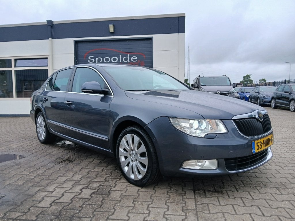 Skoda Superb 1.8 TSI Sedan/Dealer onderhouden/Apk 12-'26, Dealer onderhouden, Stof, Zwart, 4 cilinders