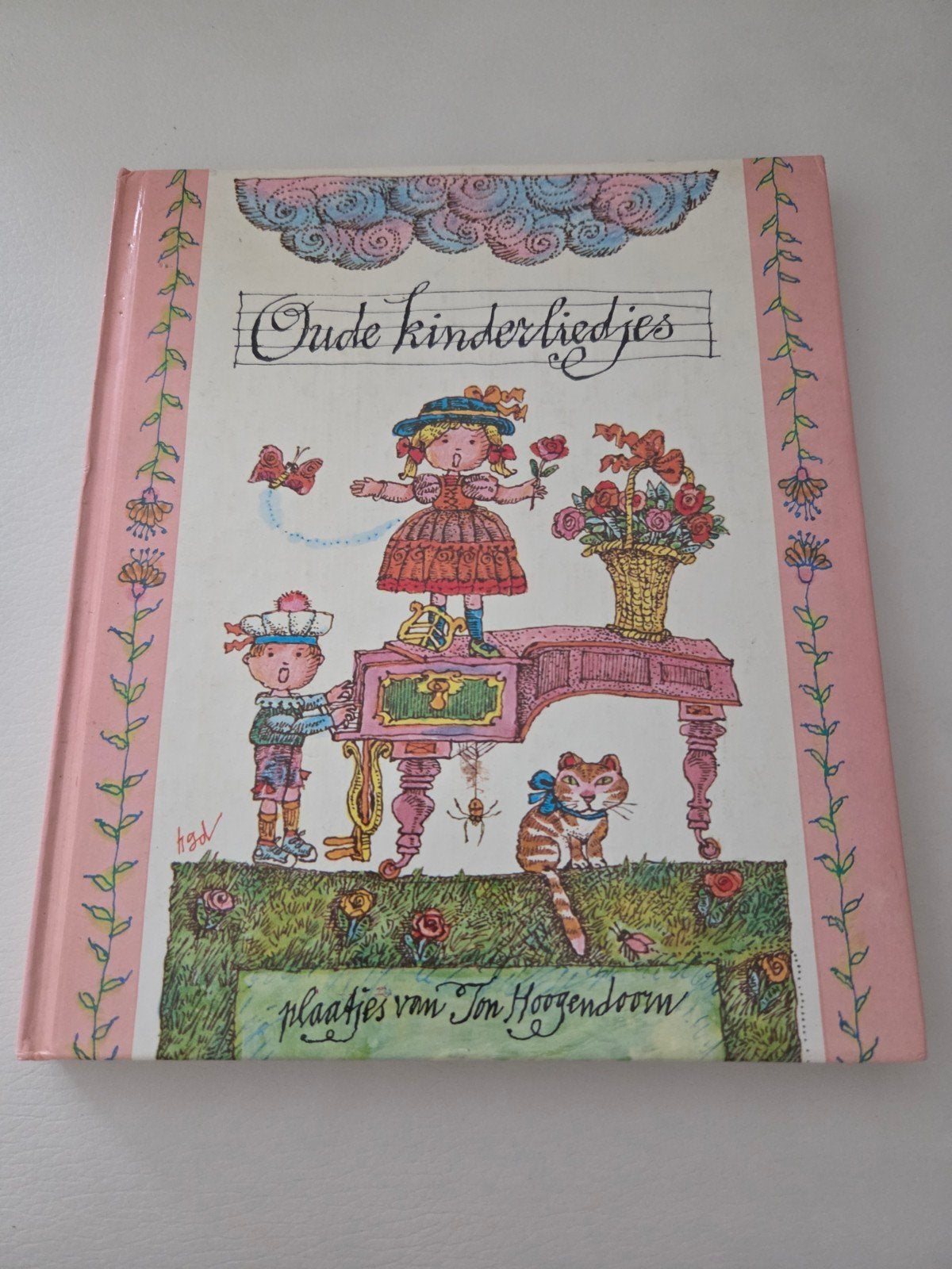 Oude Kinderliedjes met plaatjes van Ton Hoogendoorn, Ophalen of Verzenden
