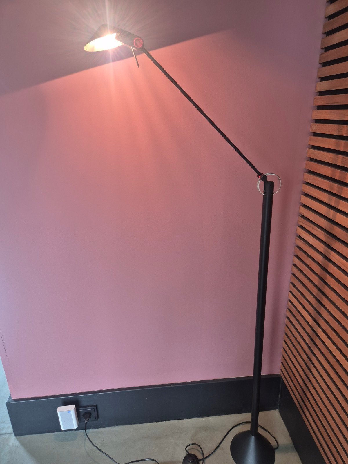 Memphis stijl vloerlamp - Zwart met rode accenten, Overige fittingen, Ophalen of Verzenden, Memphis, 150 tot 200 cm