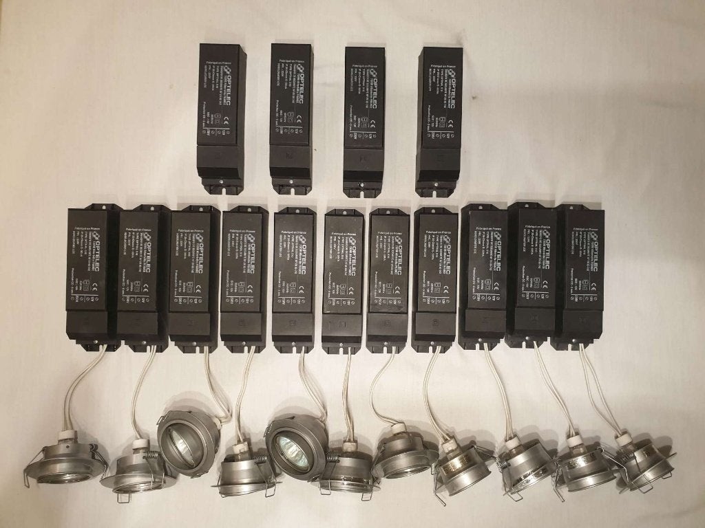 11x halogeenspots + transfo Optelec Opthal 510, 220 naar 12V, Ophalen