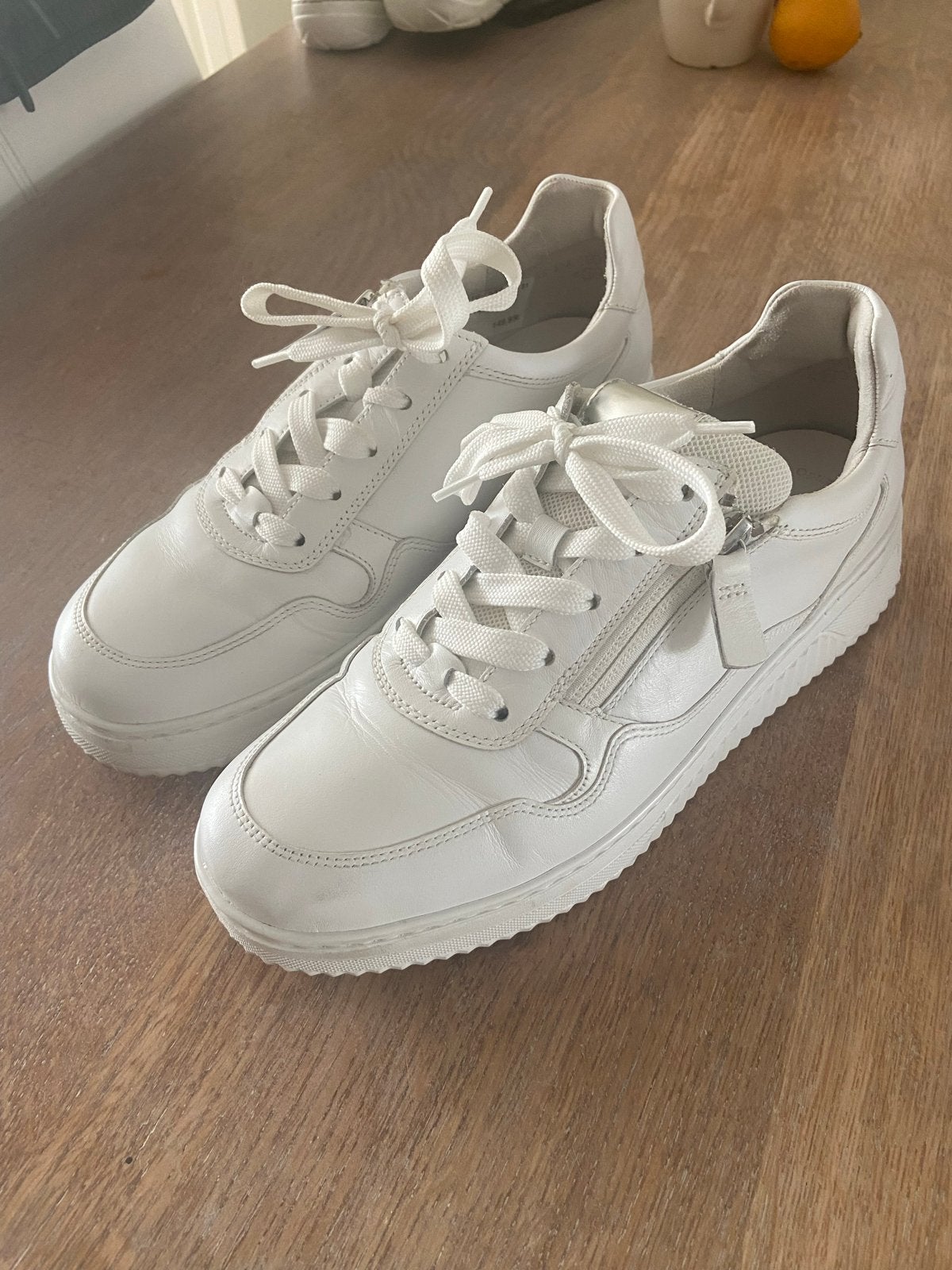 Gabor Comfort Optifit sneakers wit met zilveren details mt 3, Kleding | Dames, Ophalen of Verzenden, Zo goed als nieuw, Wit, Sneakers of Gympen