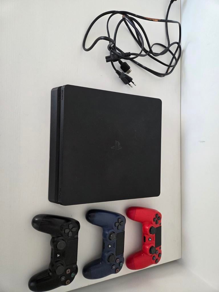 PlayStation 4 Slim met 3 controllers en 6 games, Spelcomputers en Games, Ophalen, Zo goed als nieuw, Zwart, Met games