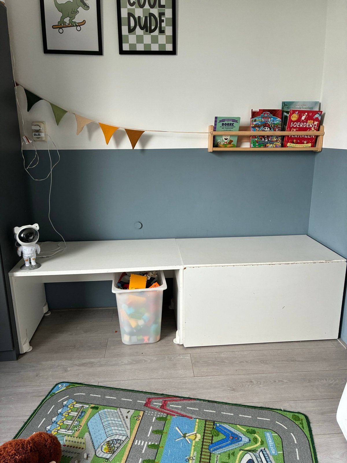 IKEA Speelgoedkast en Bureau - Gratis Af te Halen, Ophalen, Gebruikt, Kast