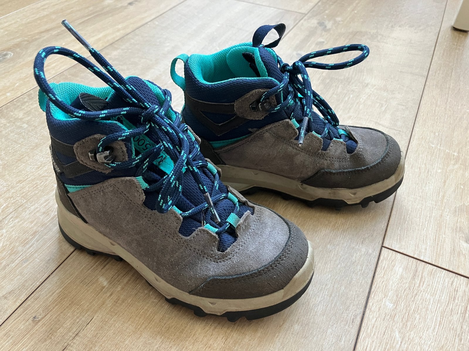 Wandelschoenen Quechua maat 29, zeer goede staat, Ophalen of Verzenden, Zo goed als nieuw, Schoenen