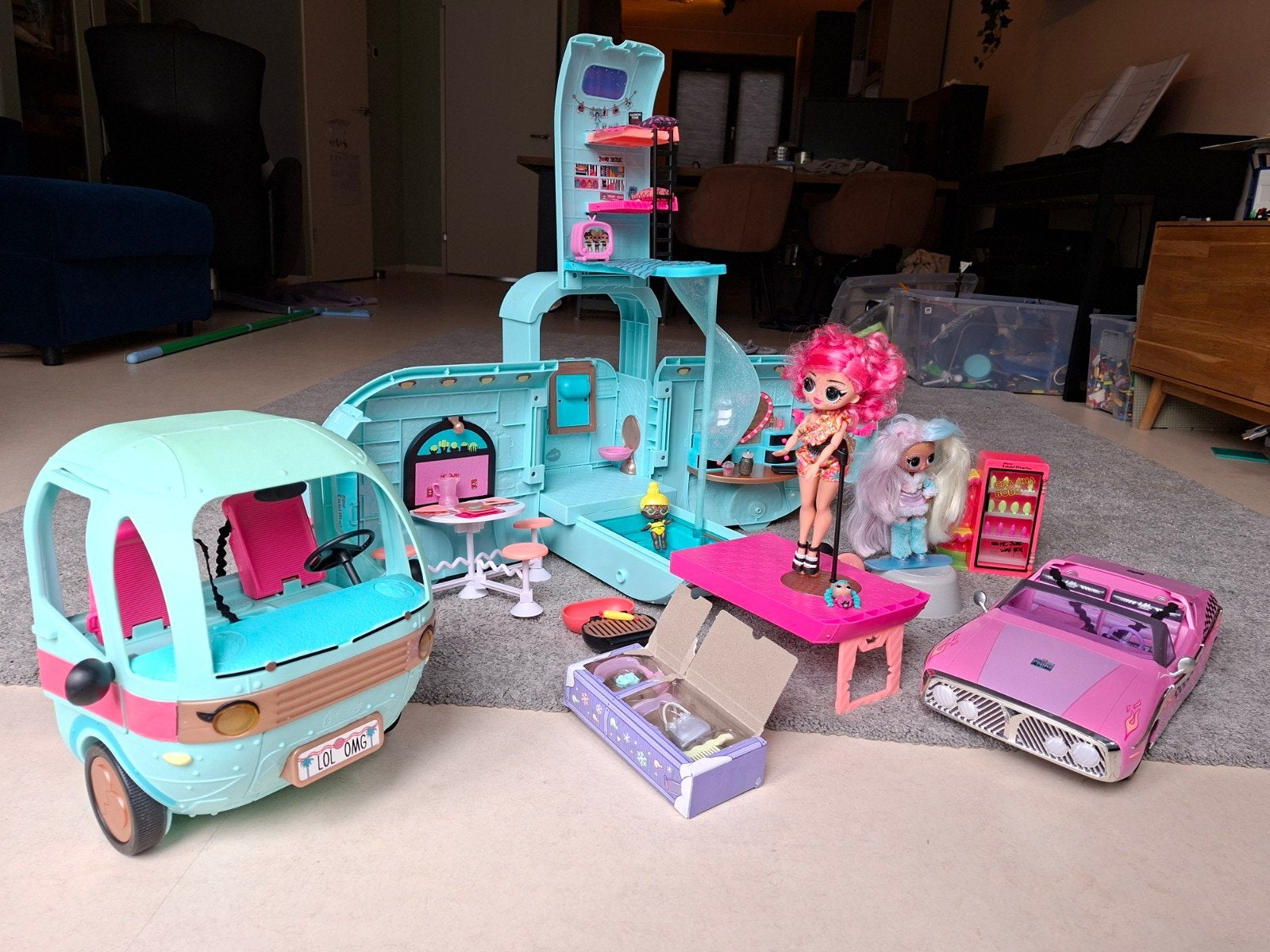 Lol camperbus, cabrio, poppen en spulletjes, Ophalen, Gebruikt