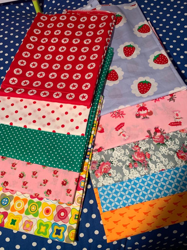 katoenen stofjes pakket nieuw 10 stuks, Hobby en Vrije tijd, Overige kleuren, 120 cm of meer, Ophalen of Verzenden, Zo goed als nieuw