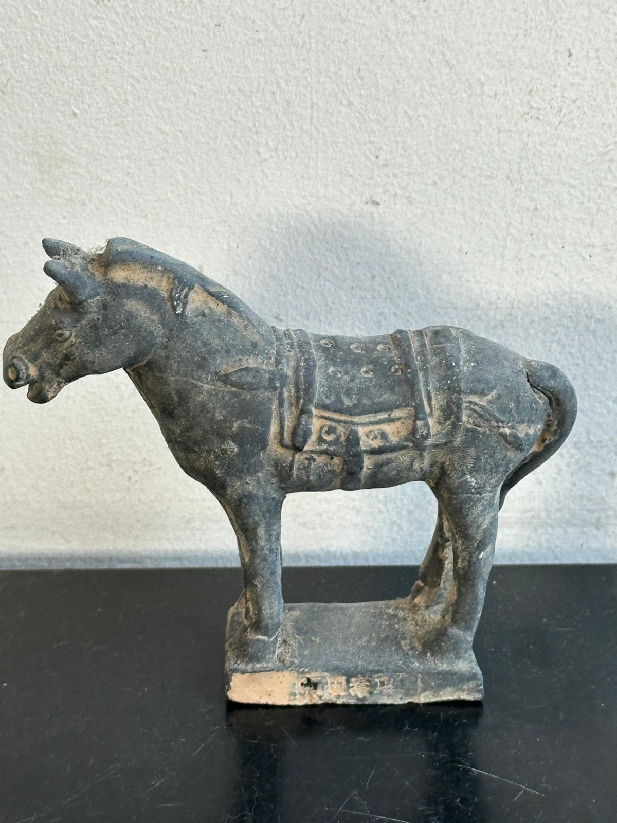 Chinees terracotta Paard beeldje 10.5/9 cm H, Ophalen of Verzenden, Gebruikt, Dier
