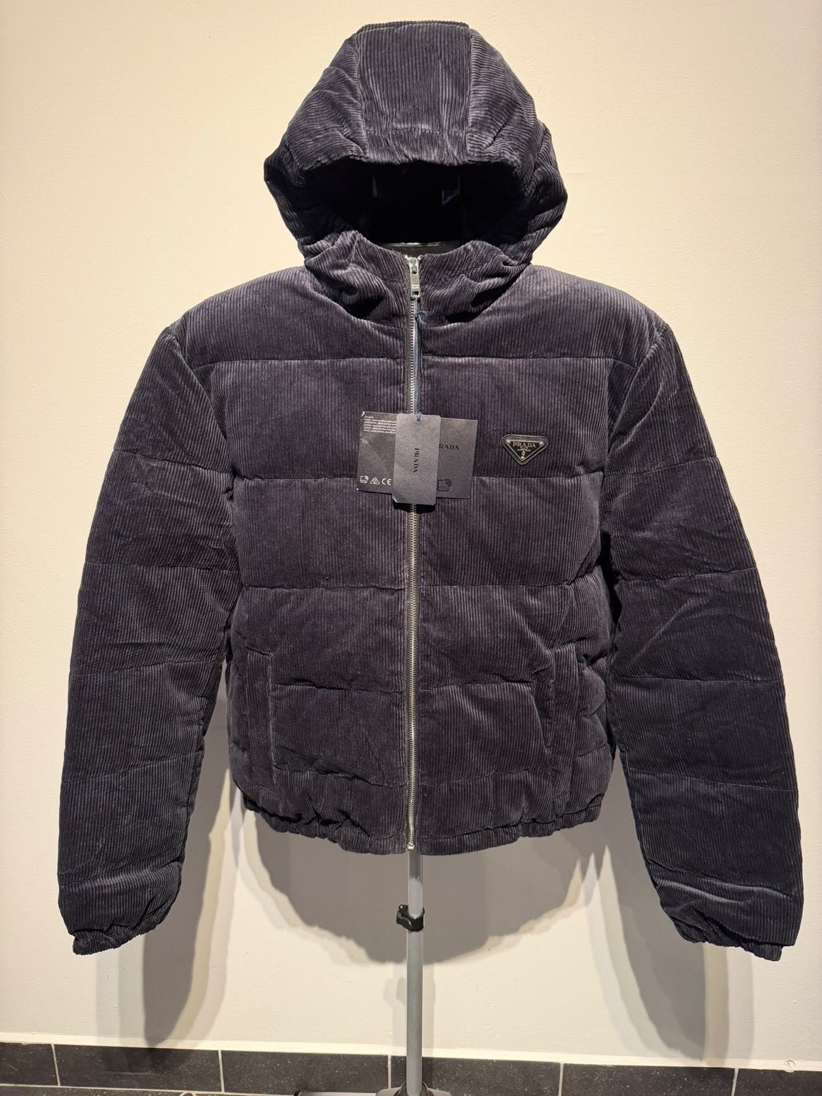 Prada Corduroy Puffer Jacket - Maat M, Ophalen of Verzenden, Nieuw, Maat 48/50 (M), Zwart