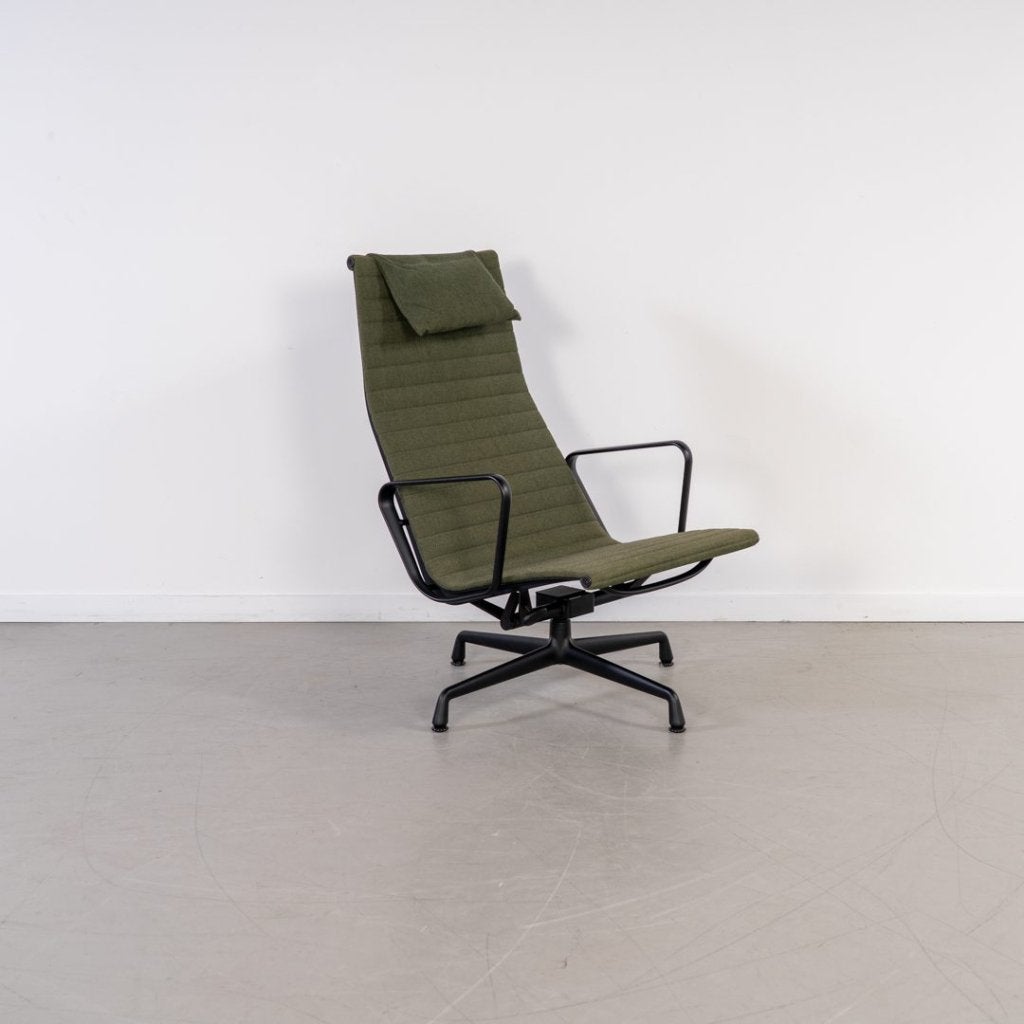 Vitra Eames EA 124 Fauteuil Groen Hopsak - Zwart, Huis en Inrichting, Banken | Voetenbanken en Poefen, Niet ingevuld, Zo goed als nieuw