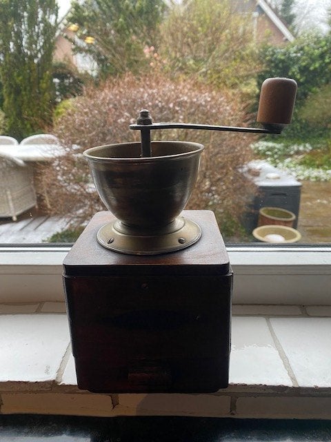 Antieke - vintage - koffiemolen, Ophalen of Verzenden, Zo goed als nieuw, Bruin, Hout