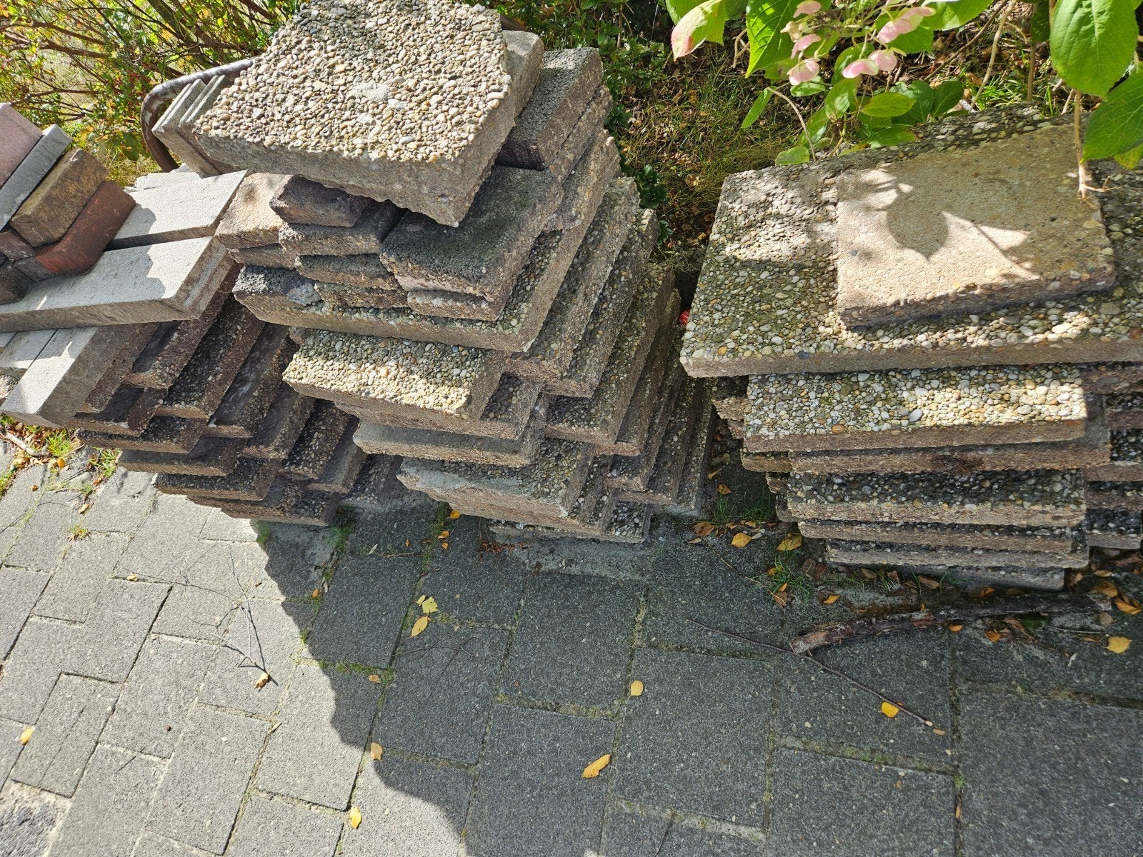 Gebruikte terrastegels van beton, diverse maten, Tuin en Terras, Ophalen, Gebruikt, Niet van toepassing, Niet van toepassing