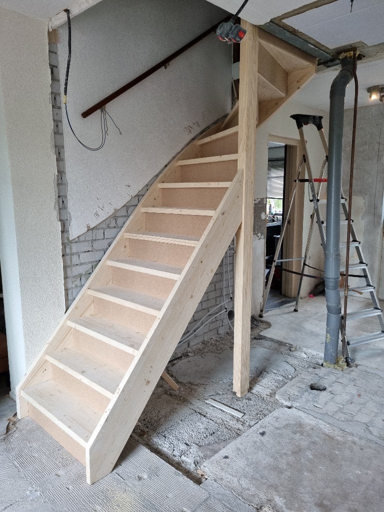 GOEDKOOP GOEDKOOP TRAPPEN OP MAAT GEMAAKT, Ophalen of Verzenden, Nieuw, Trap, 2 tot 4 meter