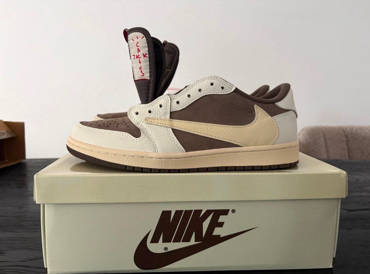 Nike Air Jordan 1 Low Travis Scott Reverse Mocha, Ophalen of Verzenden, Nieuw, Bruin, Sneakers of Gympen