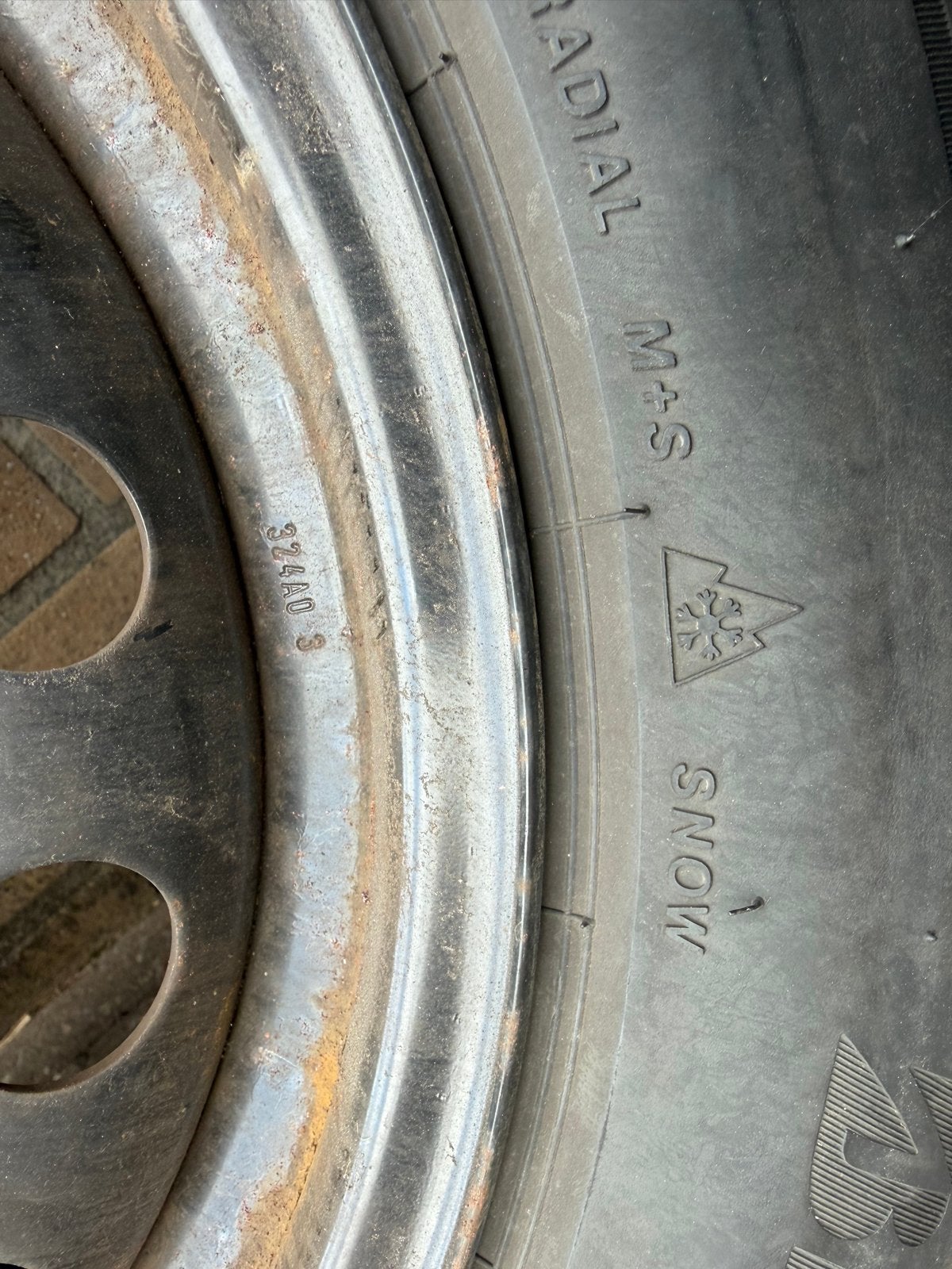 Bridgestone Blizzak winterbanden op stalen velgen 185/65R15, Gebruikt, 15 inch, Banden en Velgen, Personenwagen