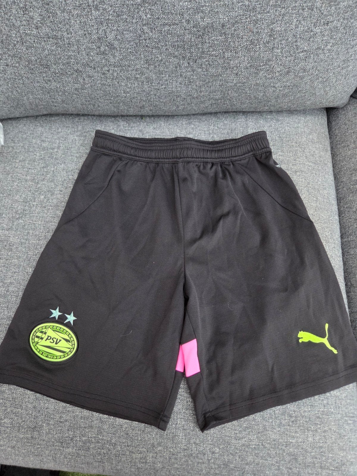 Puma PSV Voetbalbroekje 2x Maat XS, Puma, Zwart, Overige typen, Ophalen of Verzenden