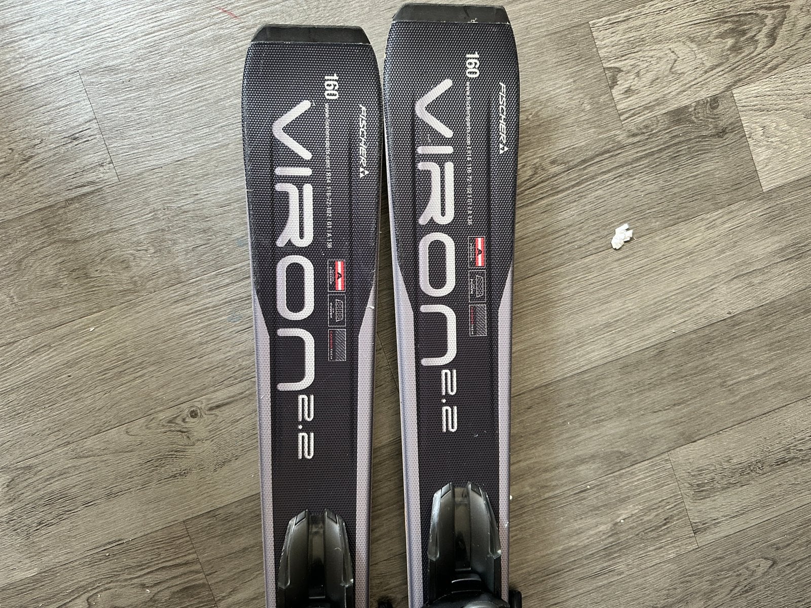 Complete Fischer set: ski’s, schoenen, stokken & helm -€ 200, Ophalen, 160 tot 180 cm, Fischer, Zo goed als nieuw