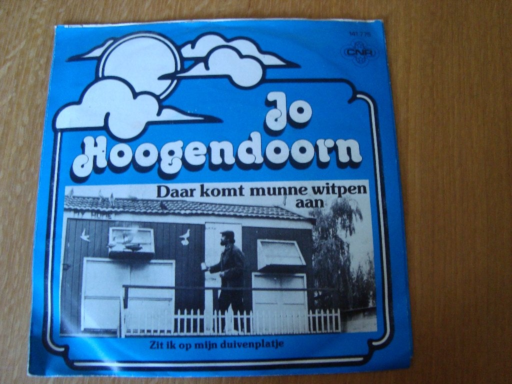 Jo hoogendoorn - daar komt munne witpen aan, Ophalen of Verzenden, Zo goed als nieuw, Nederlandstalig