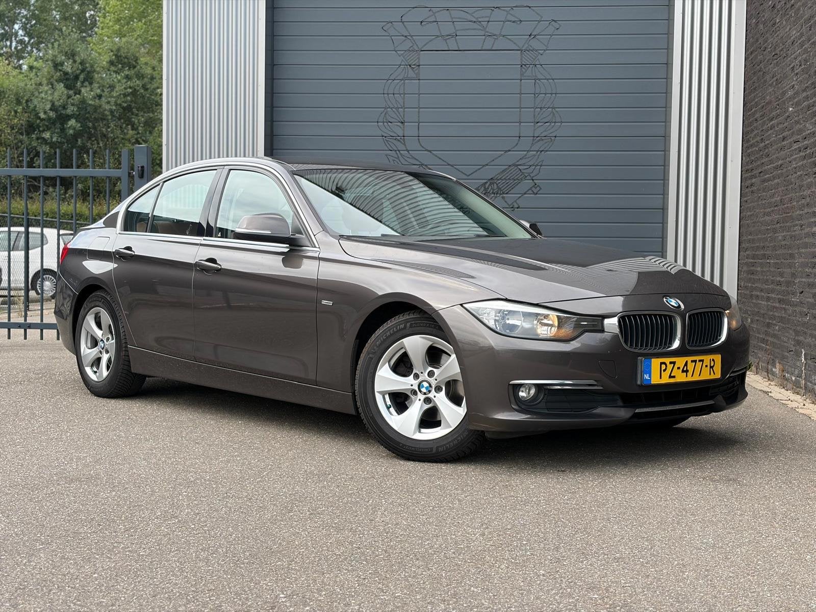 BMW 3-serie 320d Efficient Dynamics Edition Luxury Line Sens, Euro 5, Achterwielaandrijving, 4 cilinders, Bruin