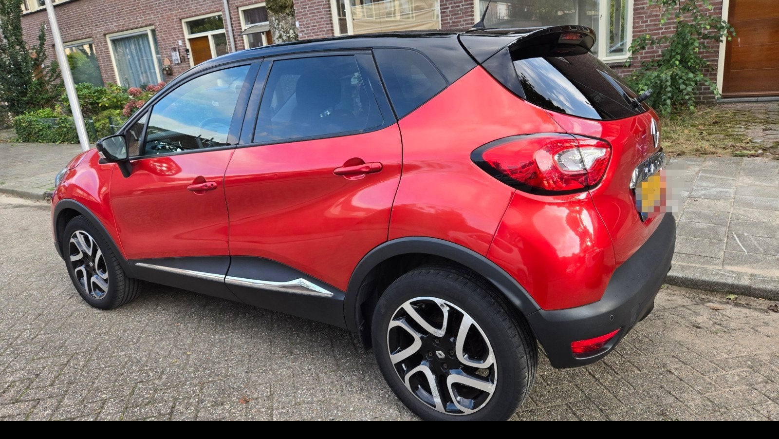 Renault Captur 1.2 TCE 120 EDC 2016 Rood, Stof, 625 kg, 118 pk, 4 cilinders