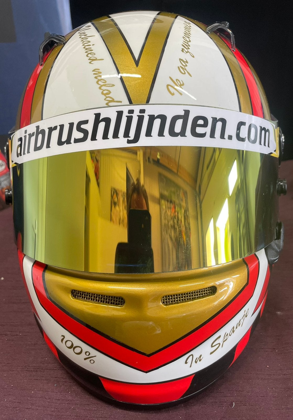 Spuitwerk op helmen., Motoren, Kleding | Motorhelmen, Integraalhelm, Arai, Nieuw met kaartje, Ophalen of Verzenden