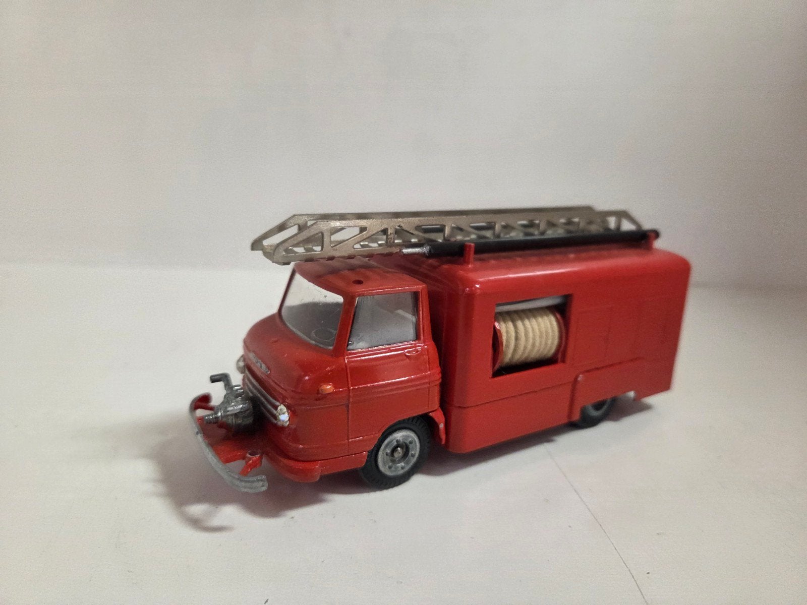 Tekno Denmark Volvo brandweerwagen, Hobby en Vrije tijd, Modelauto's | 1:50, ., Zo goed als nieuw, ., Ophalen of Verzenden
