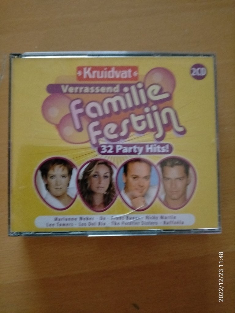 Dubbel cd 32 party hits NL, Ophalen of Verzenden, Zo goed als nieuw, Levenslied of Smartlap