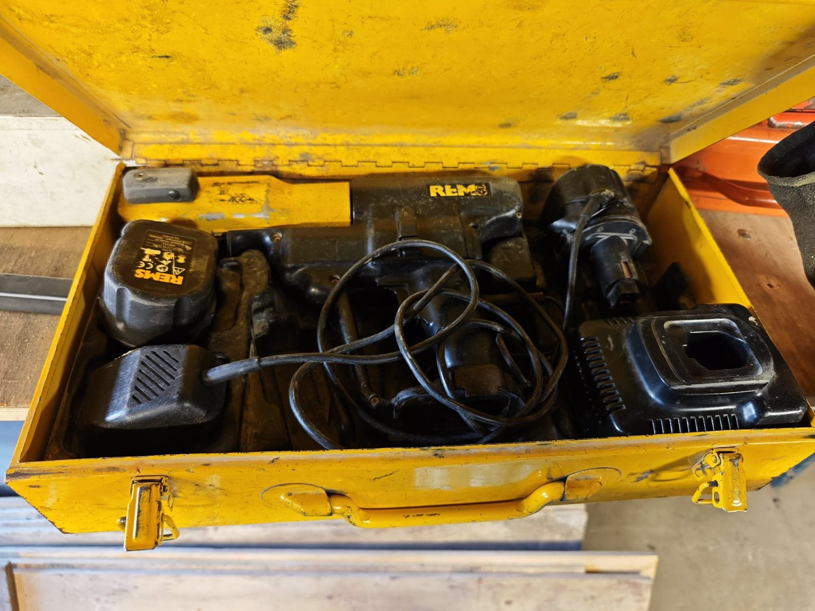 Rems persmachine met persbekken voor Viega en Mapress, Ophalen, Gebruikt, Overige typen, Overige merken