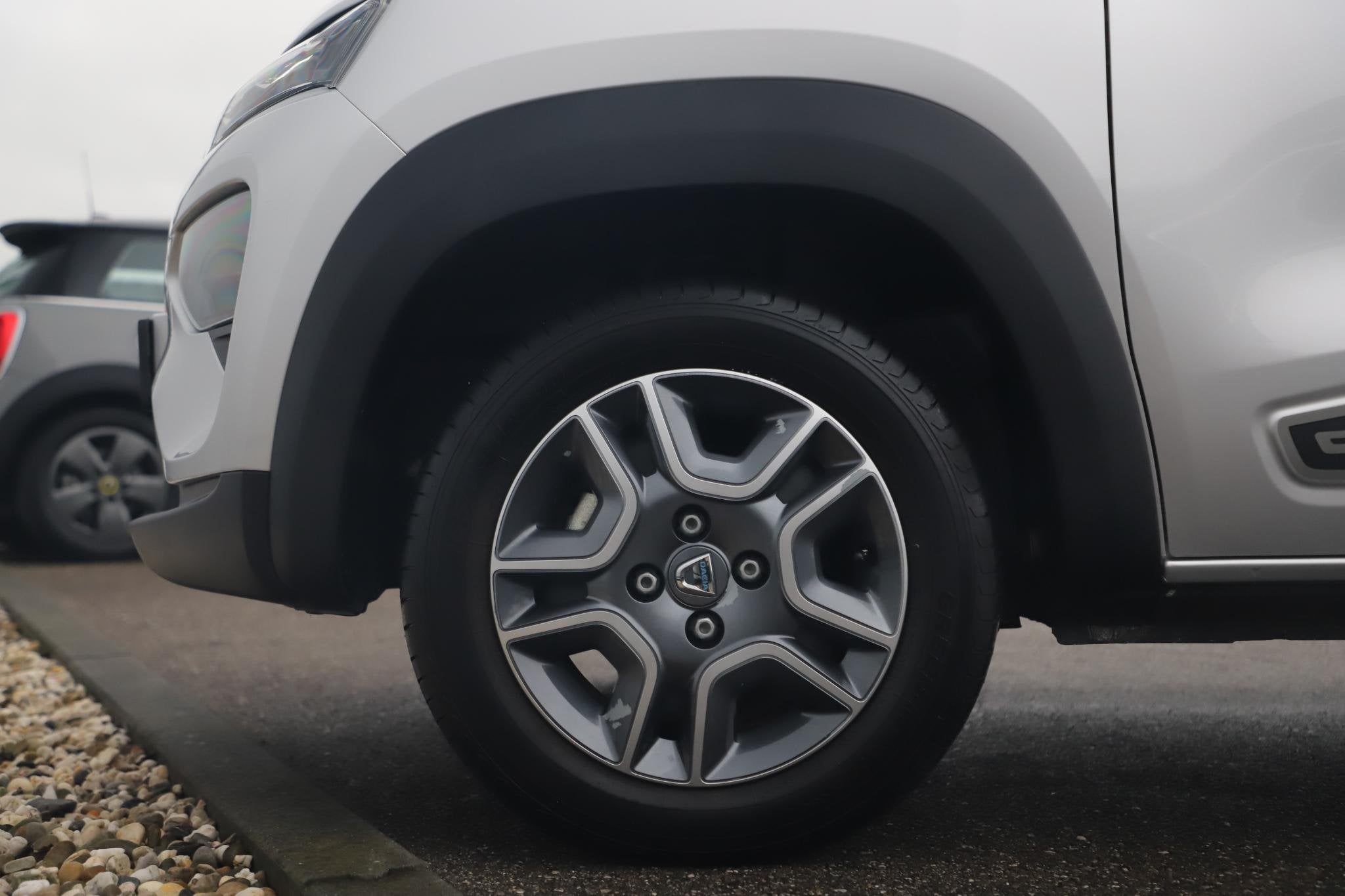 Dacia Spring Business 27 kWh Automaat Leder Navigatie Camera, Auto's, Dacia, Gebruikt, 920 kg, Parkeersensor, 30 €/maand