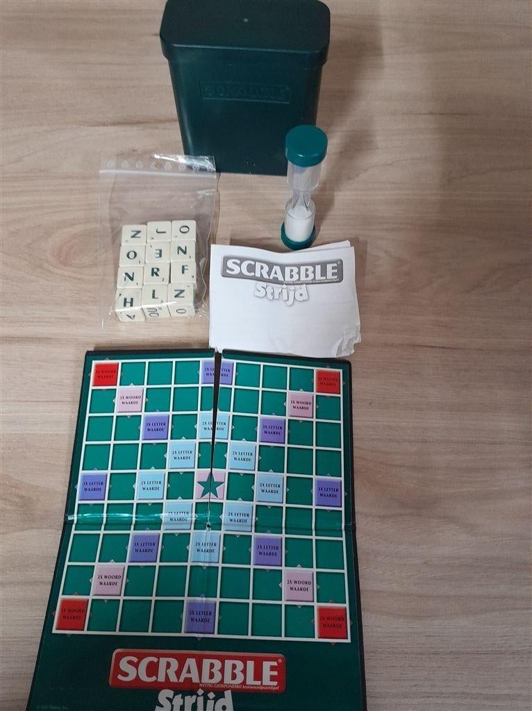 Scrabble Strijd - s3289, Hobby en Vrije tijd, Gezelschapsspellen | Bordspellen, Verzenden, Zo goed als nieuw
