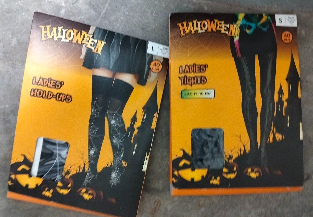HALLOWEEN,  kleding en decoratie`s, Ophalen, Zo goed als nieuw