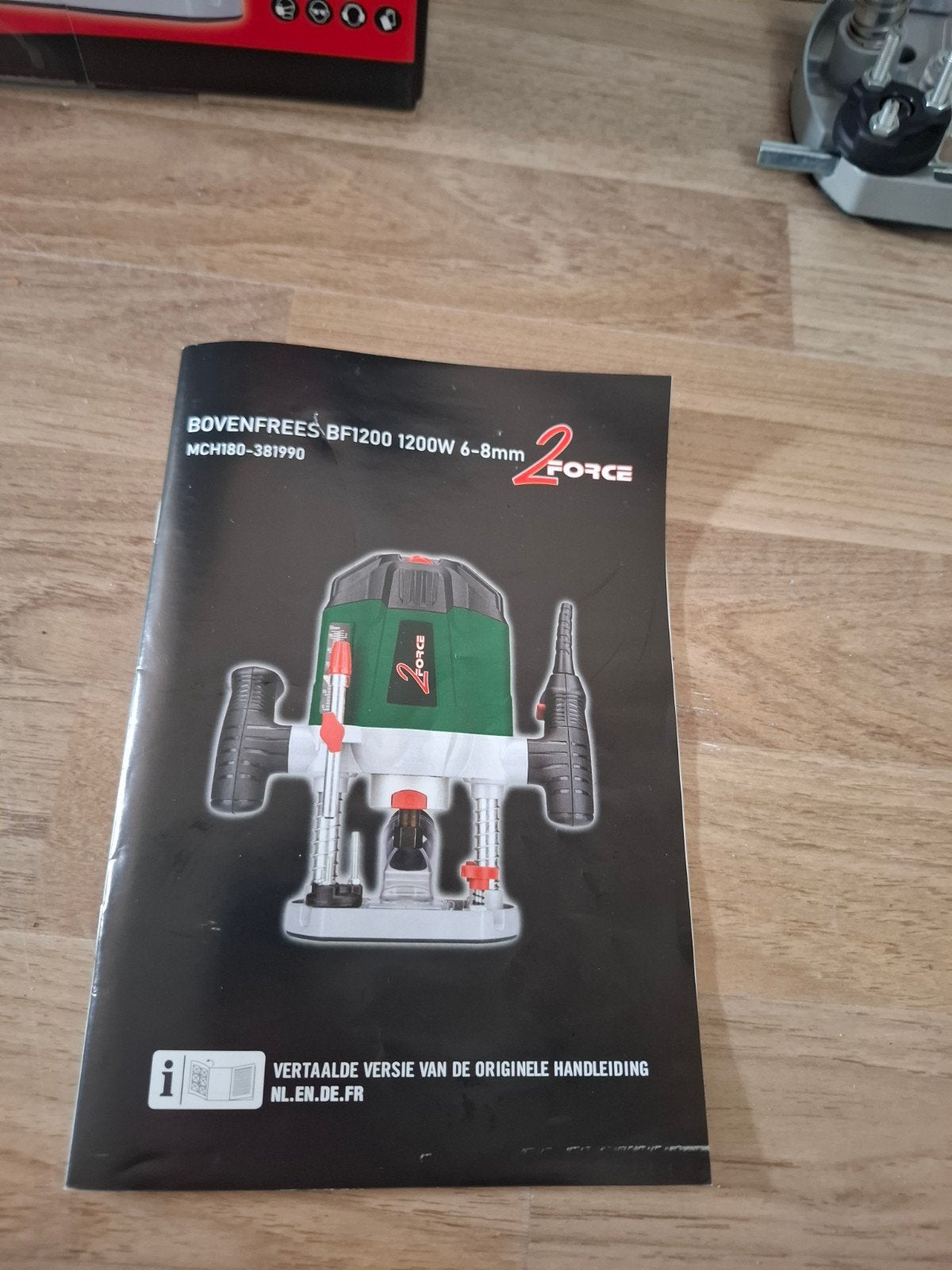 2Force Bovenfrees BF1200 1200W 6-8mm, Doe-het-zelf en Verbouw, Ophalen, 2Force, Zo goed als nieuw, Bovenfrees