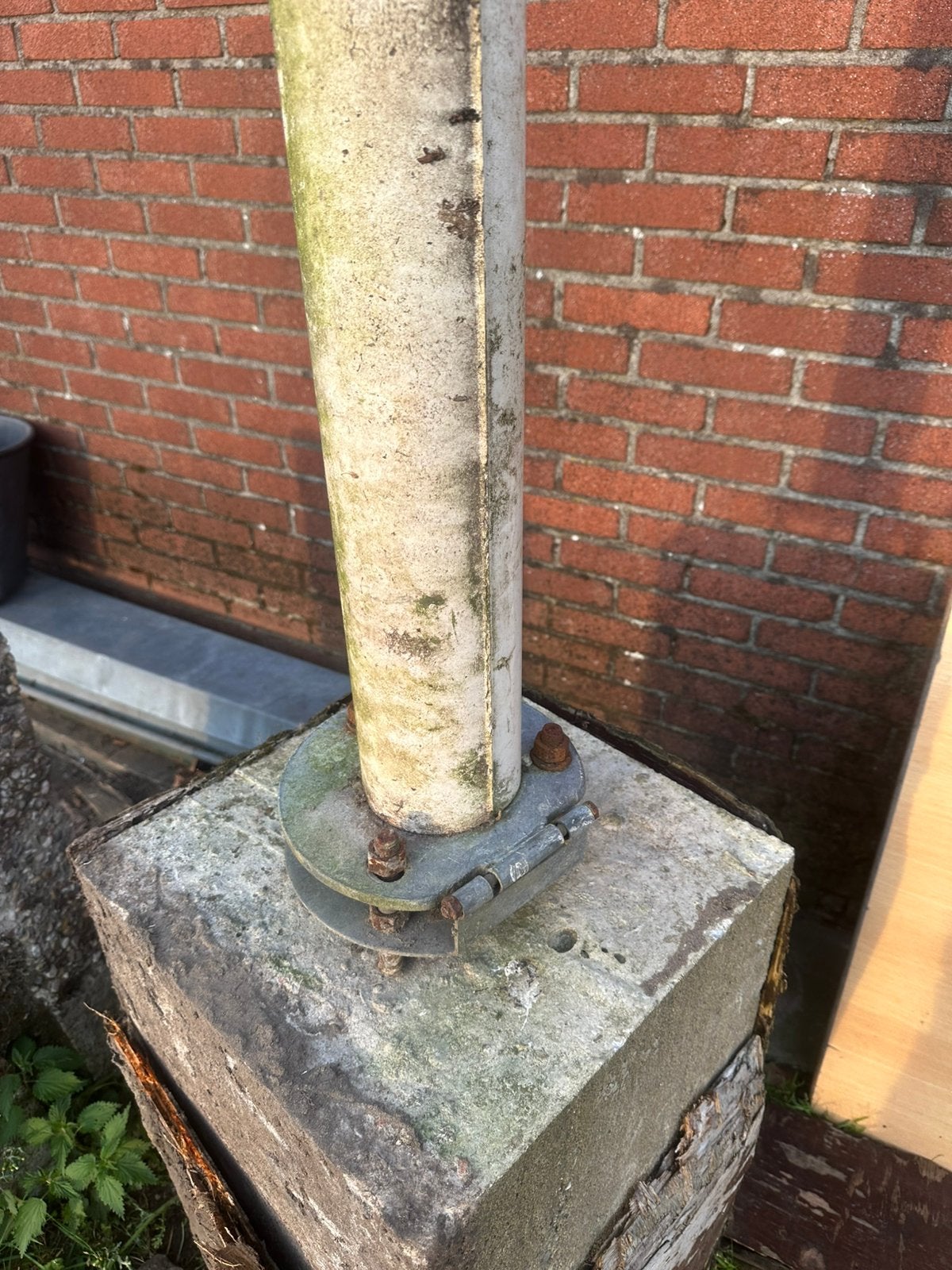Vlaggenmast poer met steun 2 stuks, Ophalen, Gebruikt