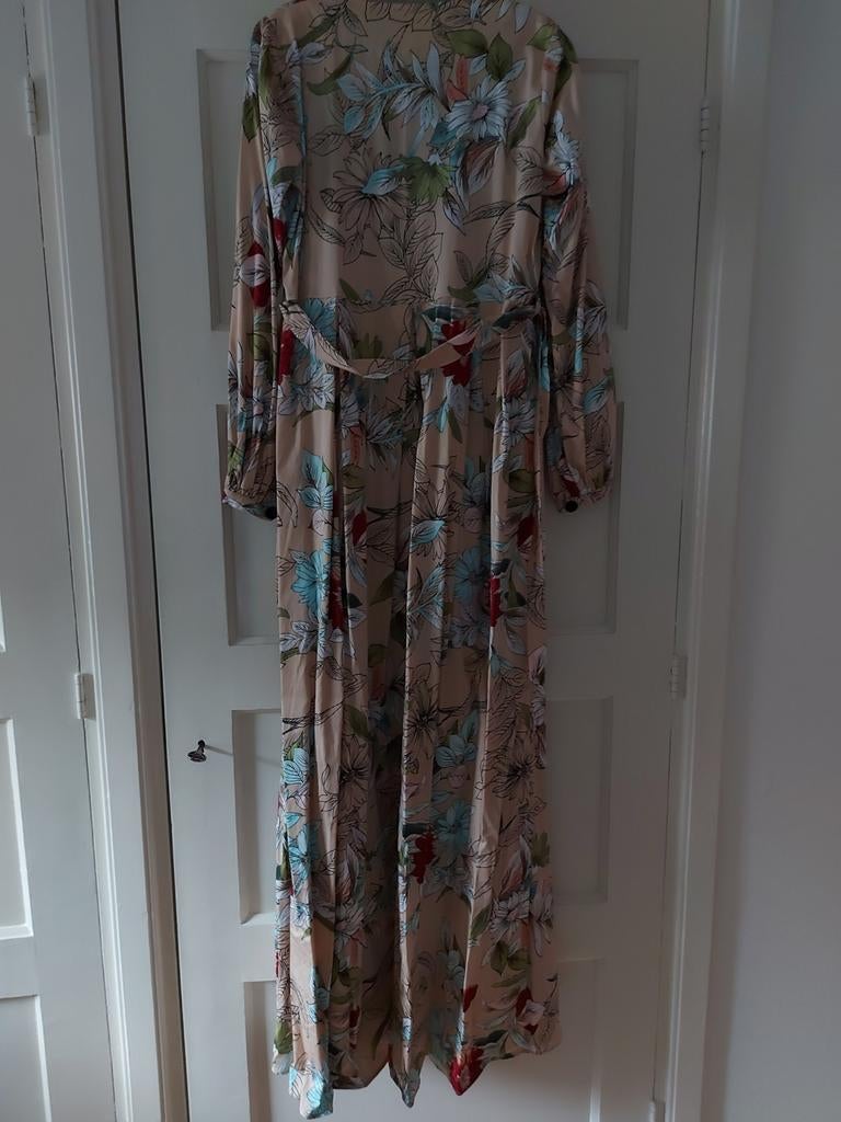 Arabische jurken te koop, Maat 38/40 (M), Beige, Ophalen of Verzenden, Onder de knie