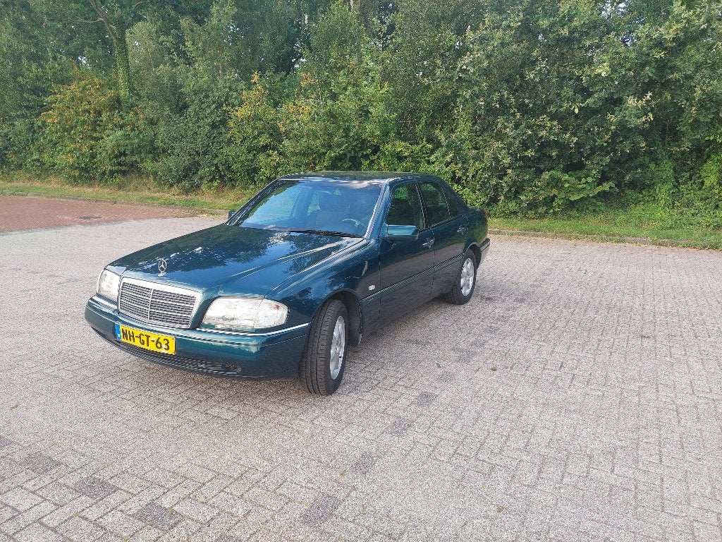 Mercedes-Benz C-Klasse 1.8 C180 E2 1996 Groen, Zwart, 4 cilinders, 1799 cc, 122 pk
