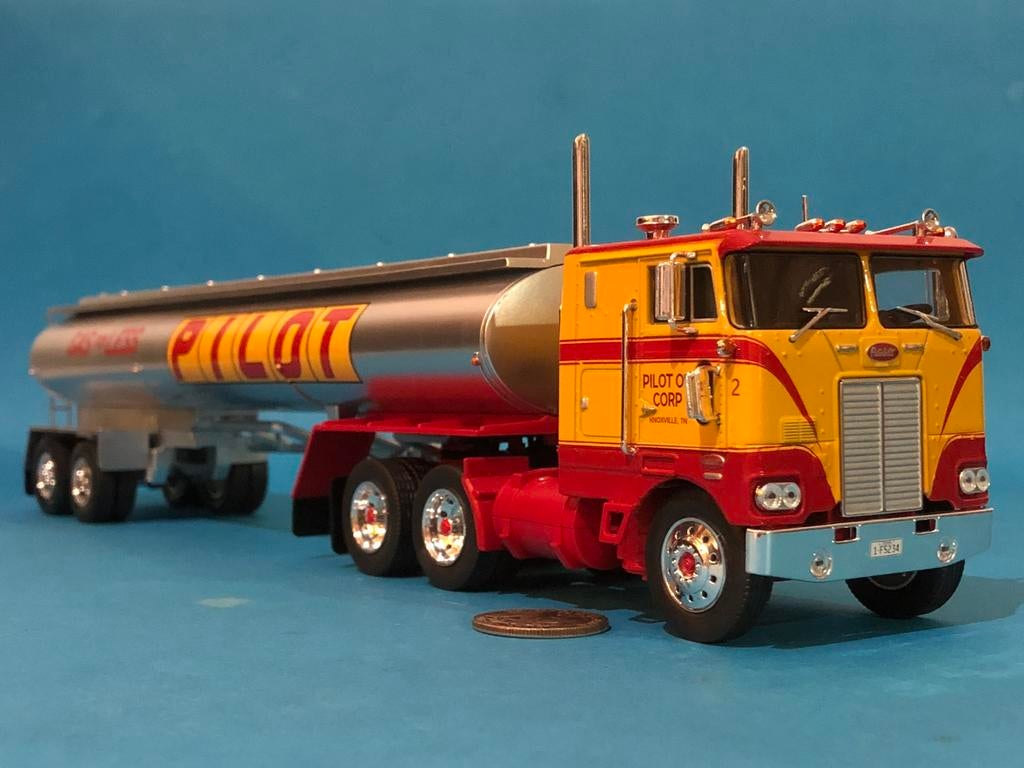 Peterbilt 352 & tanker trailer Pilot! Nieuw & doos! KIJK!, Ophalen of Verzenden, Nieuw, Bus of Vrachtwagen, Overige merken