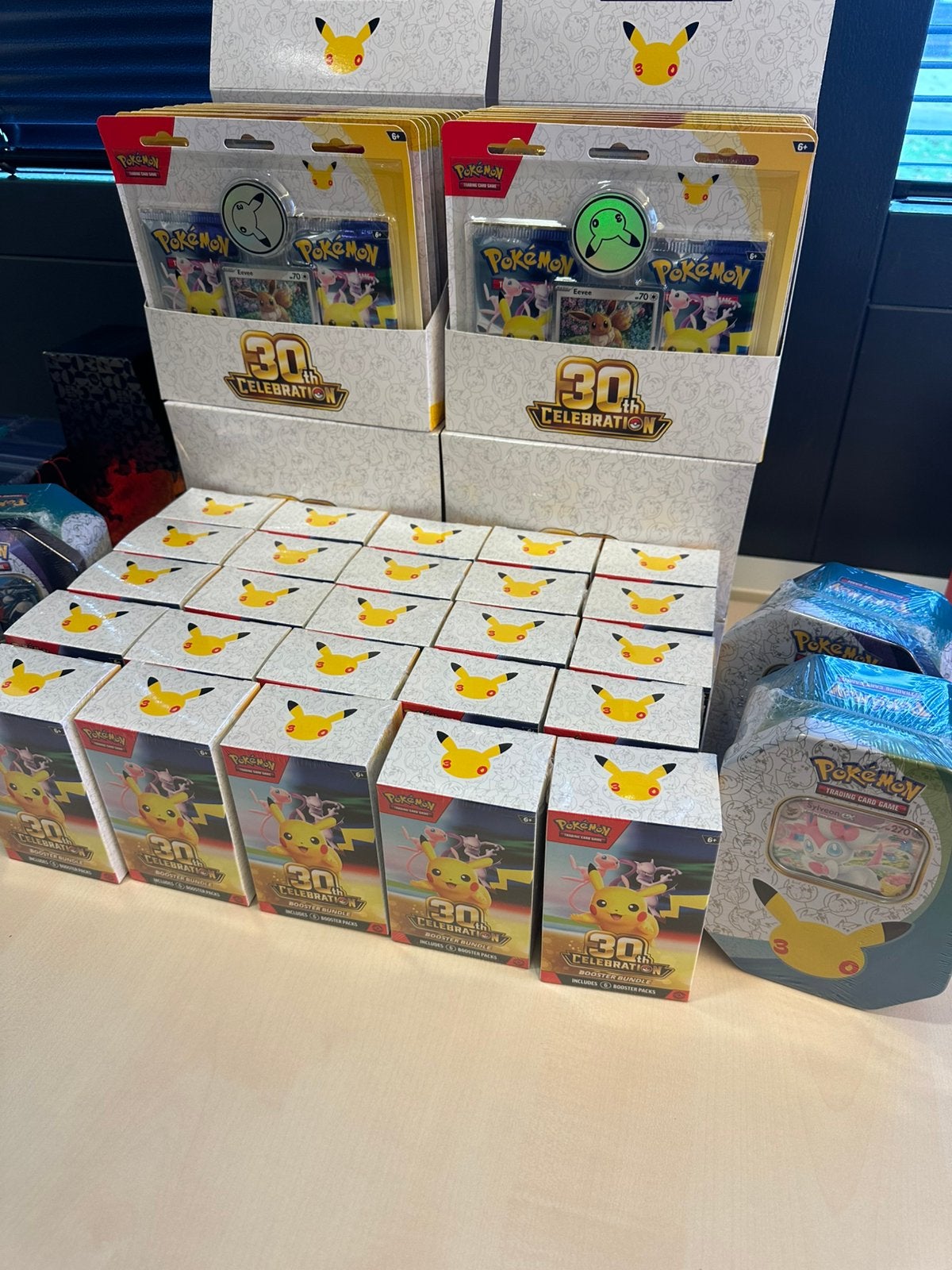 Pokemon 30th en ascended heroes ( inruil mogelijk), Ophalen of Verzenden, Zo goed als nieuw