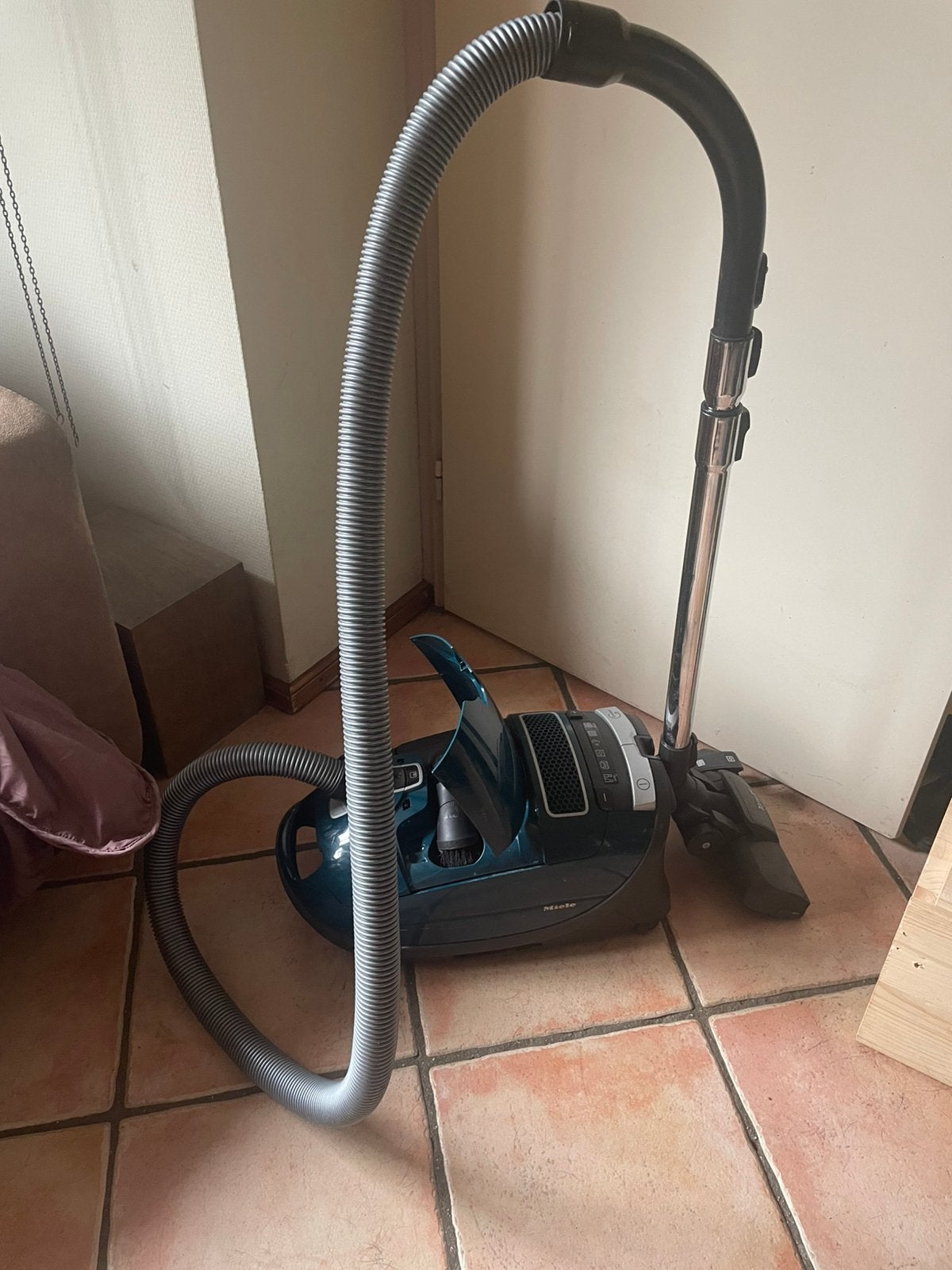 miele stofzuiger, Witgoed en Apparatuur, Ophalen, Zo goed als nieuw, 1200 tot 1600 watt