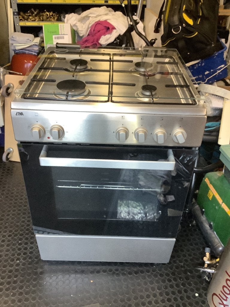 Te koop ETNA GASFORNUIS, Witgoed en Apparatuur, Ophalen, 4 kookzones, Zo goed als nieuw, Gas