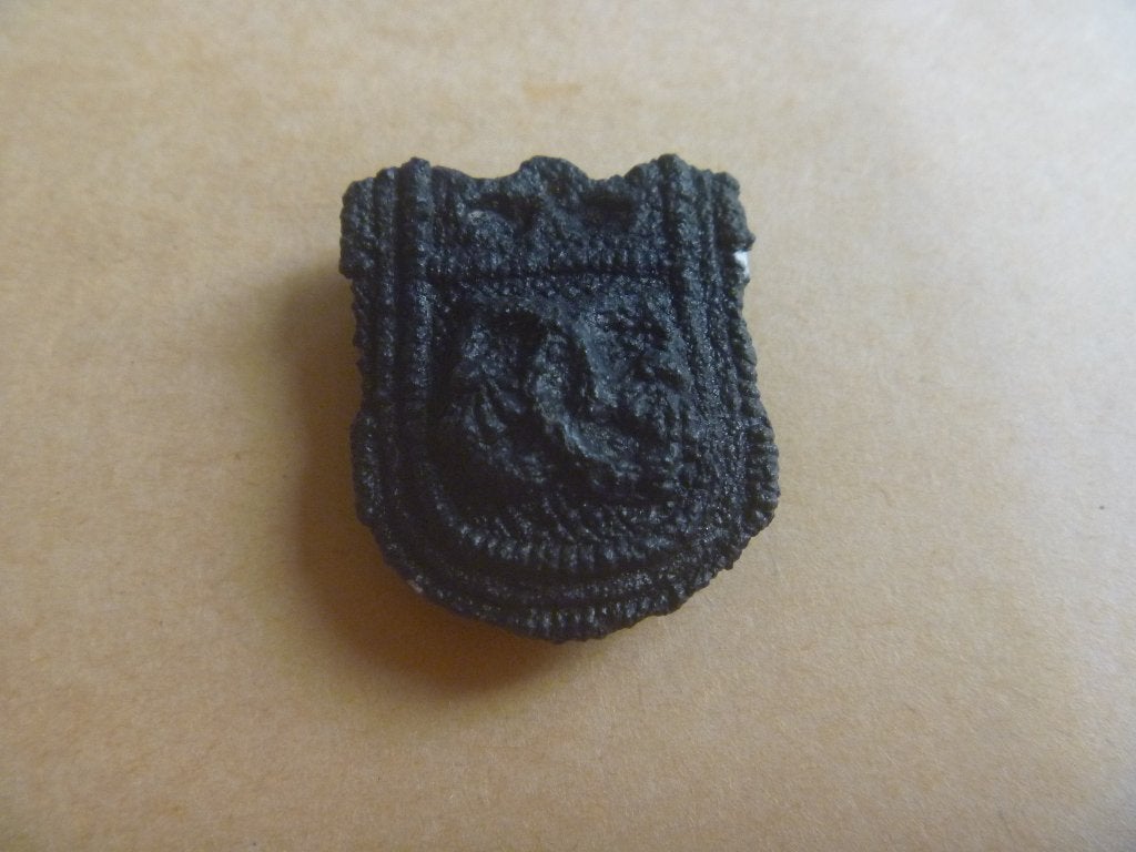 Bodemvondst.Riemhanger.Riemtong.Metaaldetector, Antiek en Kunst, Antiek | Tin, Ophalen of Verzenden