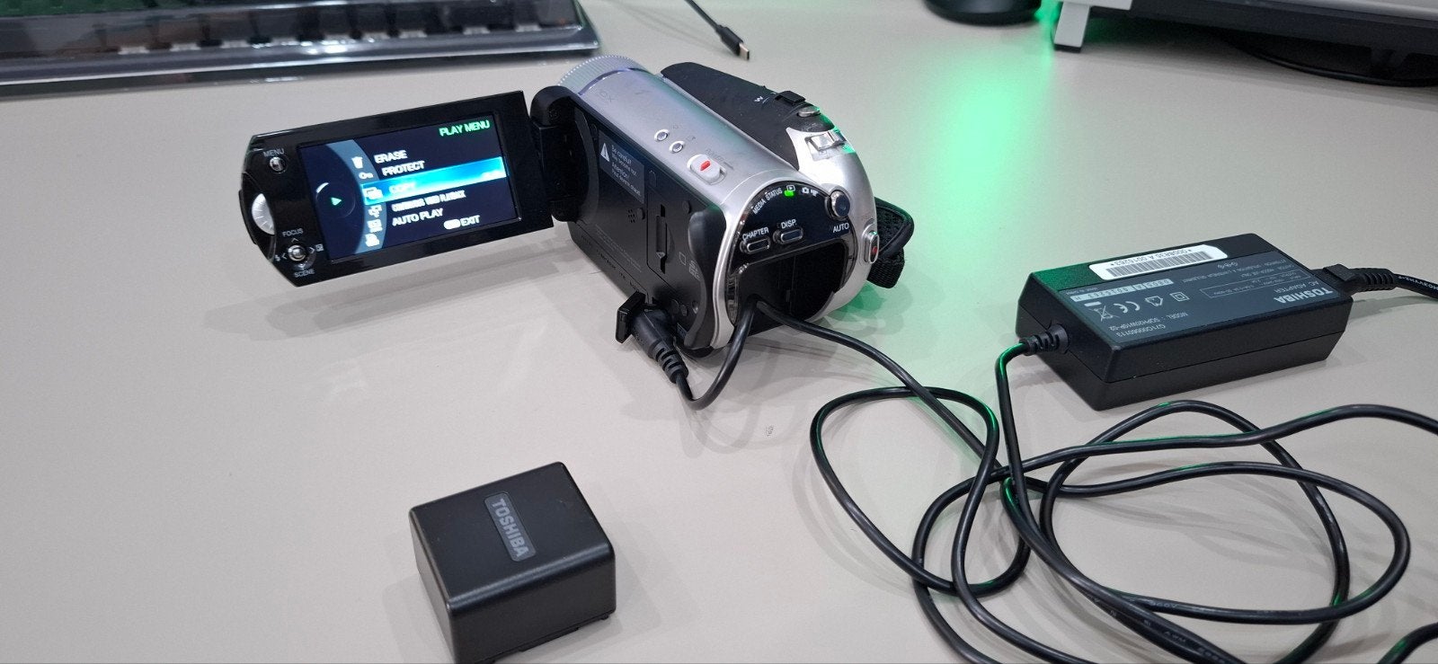 Toshiba GSC-A40FE Camcorder, inclusief tas en accessoires, Audio, Tv en Foto, Full HD, Ophalen of Verzenden, 8 tot 20x, Camera