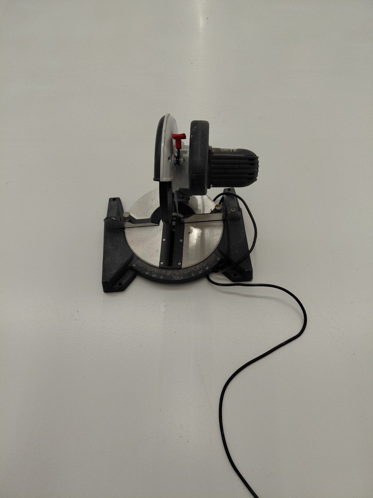 Compacte afkortzaag - Ideaal voor kleine klussen, Minder dan 30 mm, Gebruikt, Onbekend, Ophalen of Verzenden