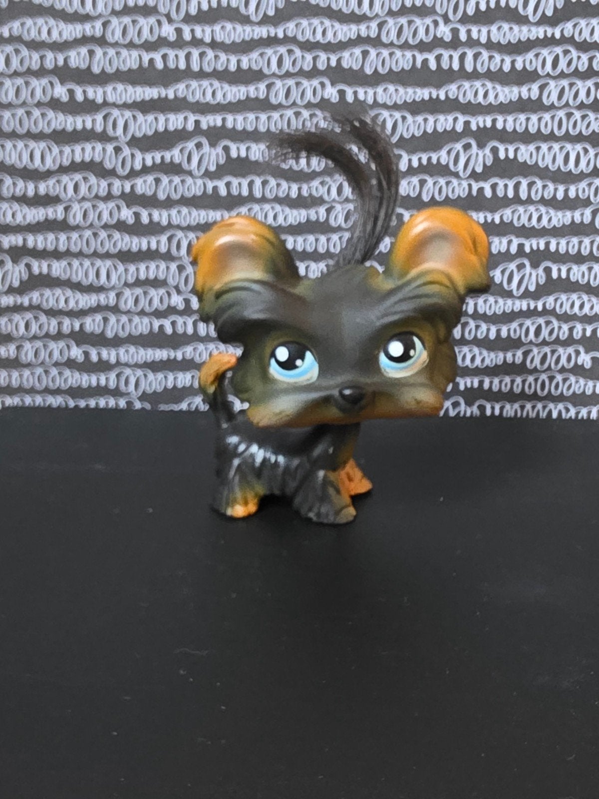 LPS Littlest Pet Shop 141 Yorkie hond blauwe ogem, Verzamelen, Ophalen of Verzenden, Zo goed als nieuw