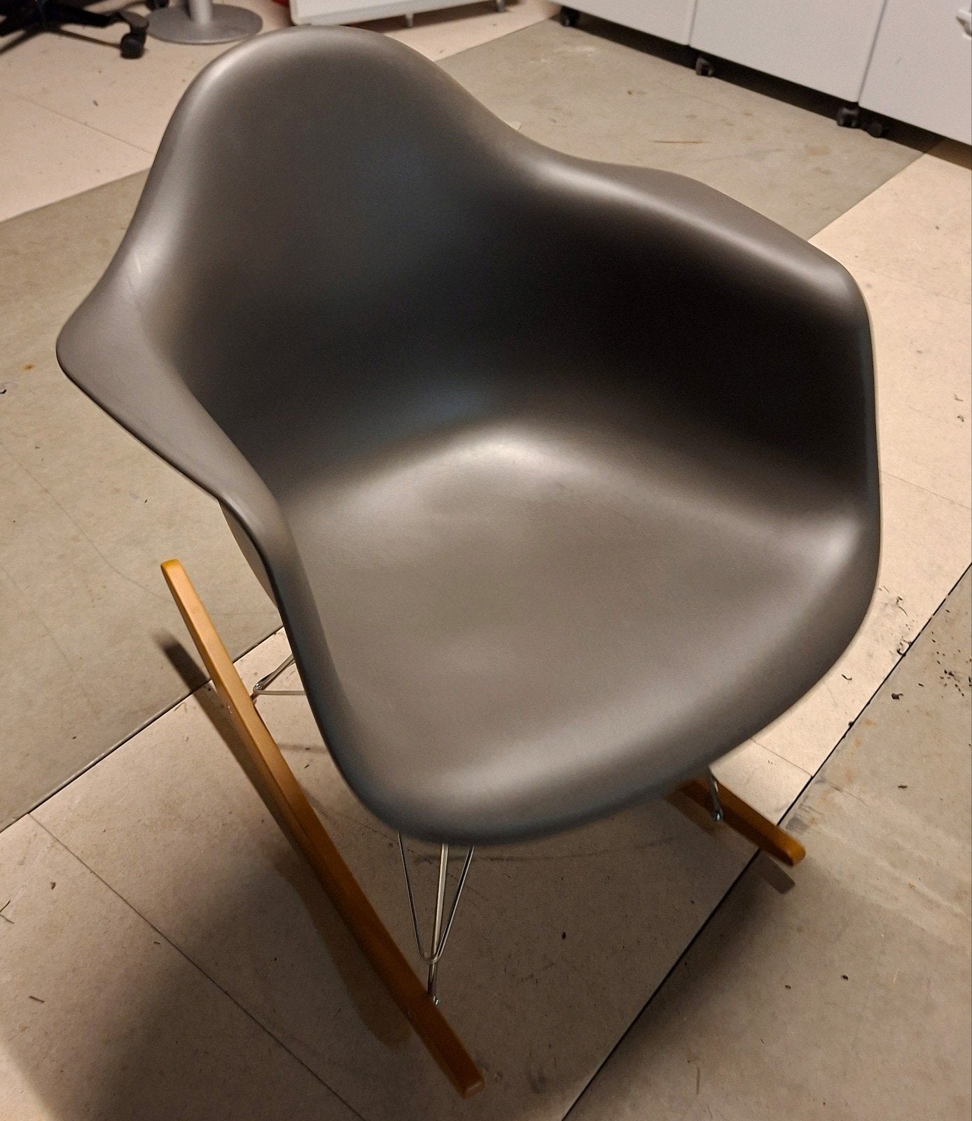 Vitra Eames schommelstoel Fiberglass, Ophalen, Modern, Scandinavisch, Hout, Zo goed als nieuw