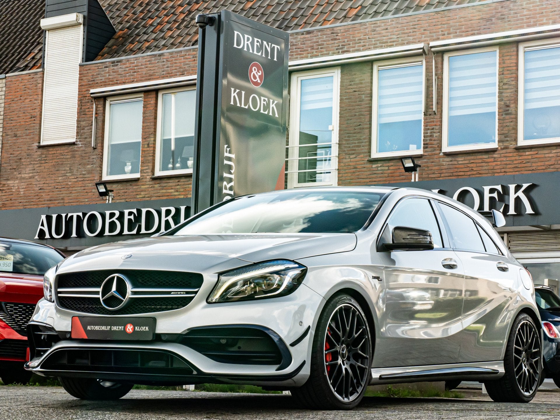 Mercedes-Benz A-Klasse AMG 45 4MATIC SCHAALSTOELEN AERO 19 I, Auto's, Automaat, Parkeerassistent, Gebruikt, Euro 6